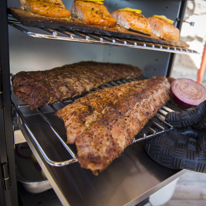 Broil King Fumoir Vertical Smoke à gaz ref 923613